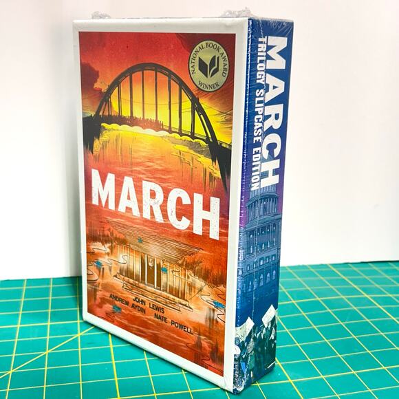 March Trilogy Slipcase John Lewis Civil Rights Graphic Novel Pbk Set 2016 NEW - Picture 2 of 13
